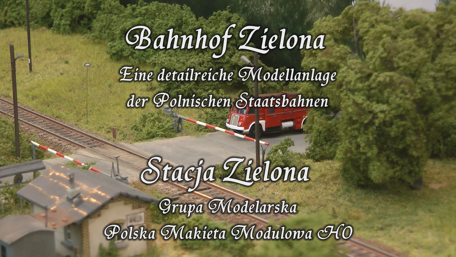 Modellbahn H0 Bahnhof Zielona mit Dampfloks und Schienenbus der Polnischen Staatsbahnen